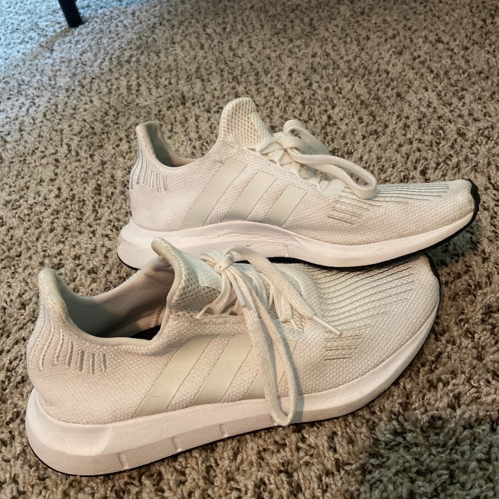 Adidas Swift Run Women’s Shoes